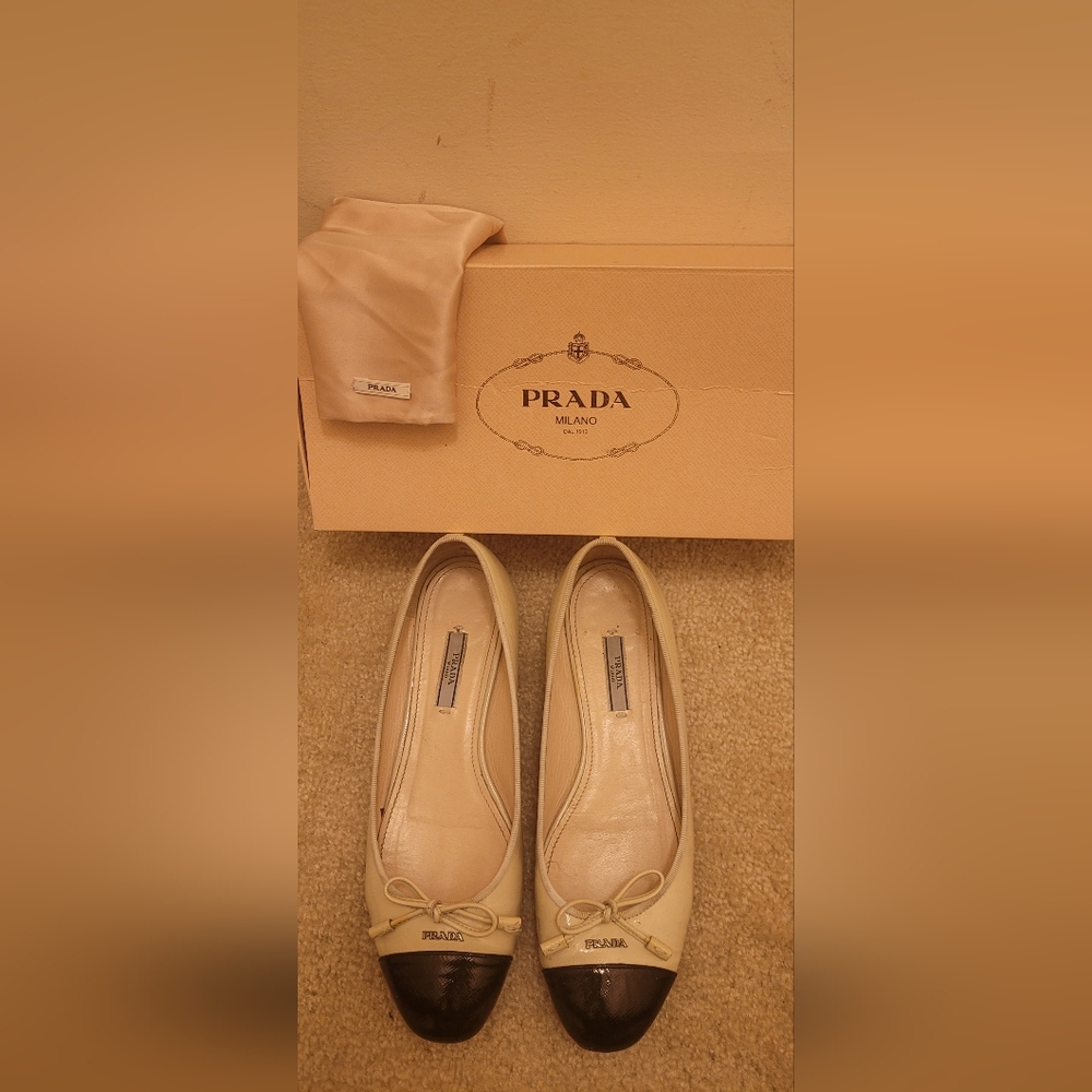 PRADA Black and Cream Cap Toe  Ballet Flats, size 9/39.5